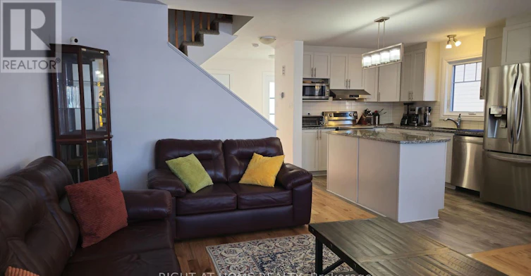 330 Twilight Avenue, Russell, ON, K4R 0E3 - 5