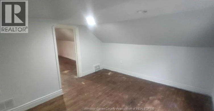 UPPER-2292 Dougall Avenue, Windsor, ON, N8X 1S8 - 7