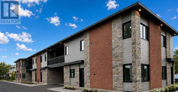 3-1089 Notre Dame Street, Russell, ON, K0A 1W0
