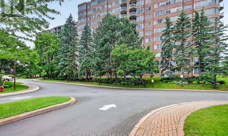 201-100 Grant Carman Drive