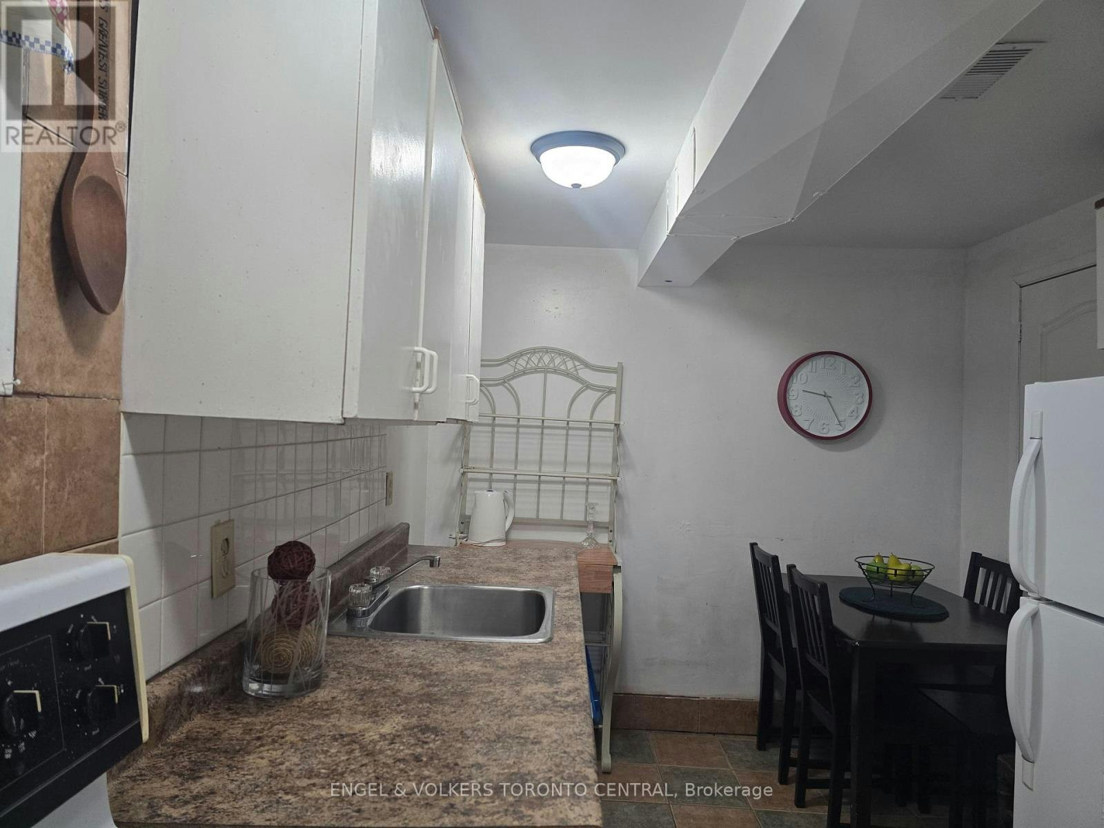 BSMT-9 Shademaster Court, Toronto, ON, M1B 1Y5 - 12