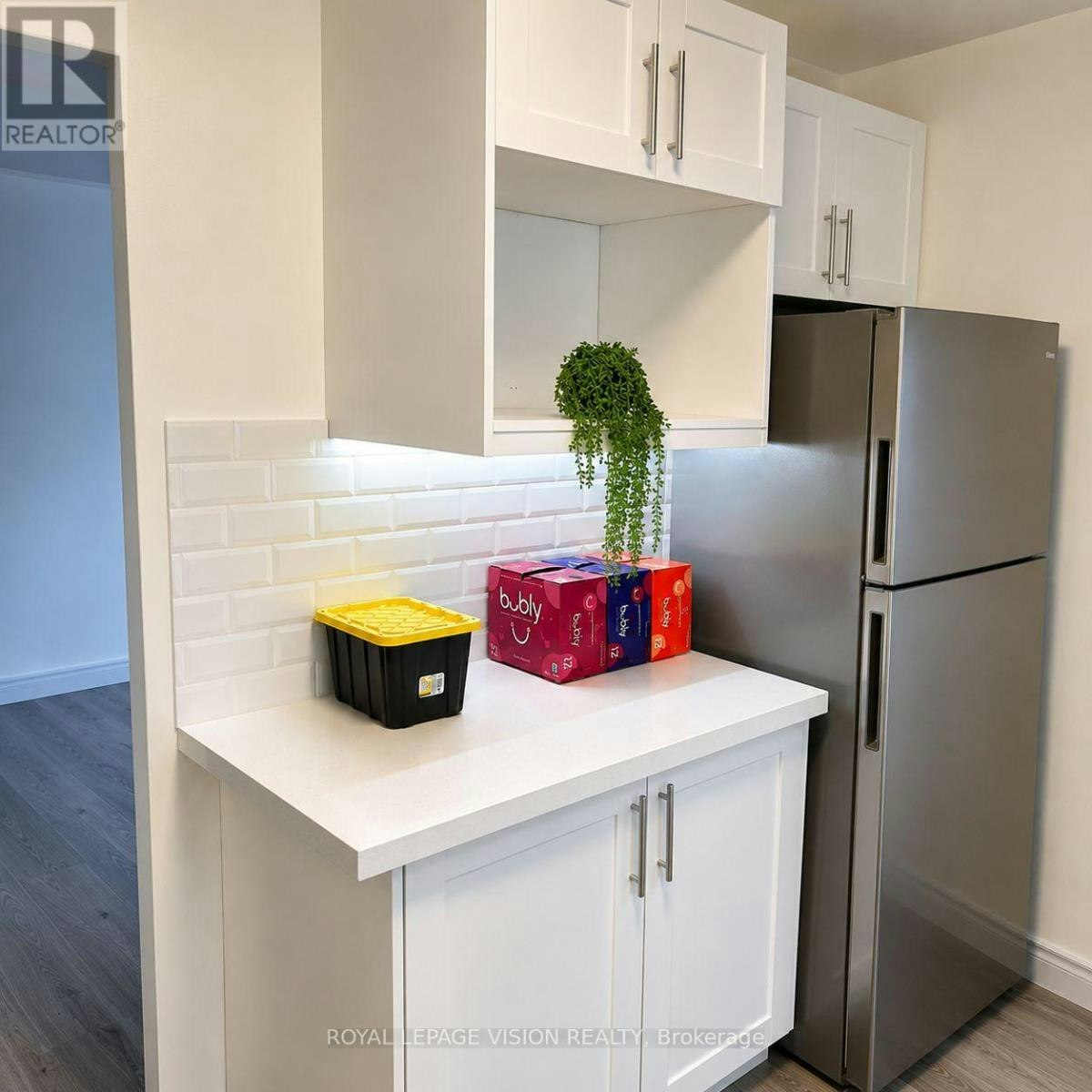 205-895 Kennedy Road, Toronto, ON, M1K 2E9 - 2