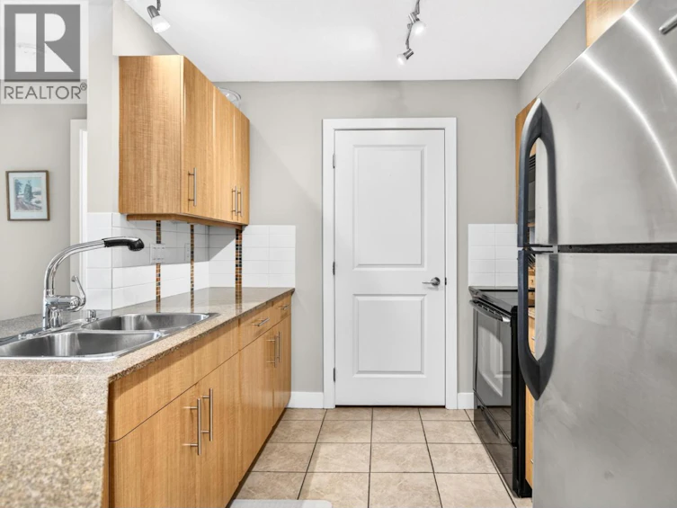 301-12020 207a Street, Maple Ridge, BC, V2X 8V2 - 2