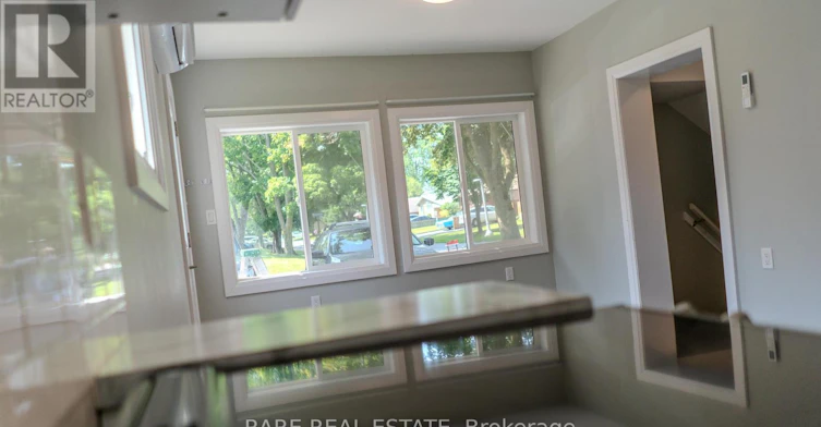 3-7 Plazaway Street, Welland, ON, L3C 4J6 - 8