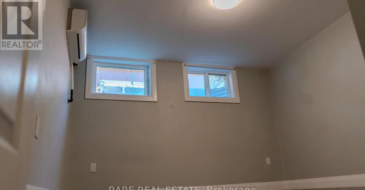 3-7 Plazaway Street, Welland, ON, L3C 4J6 - 10
