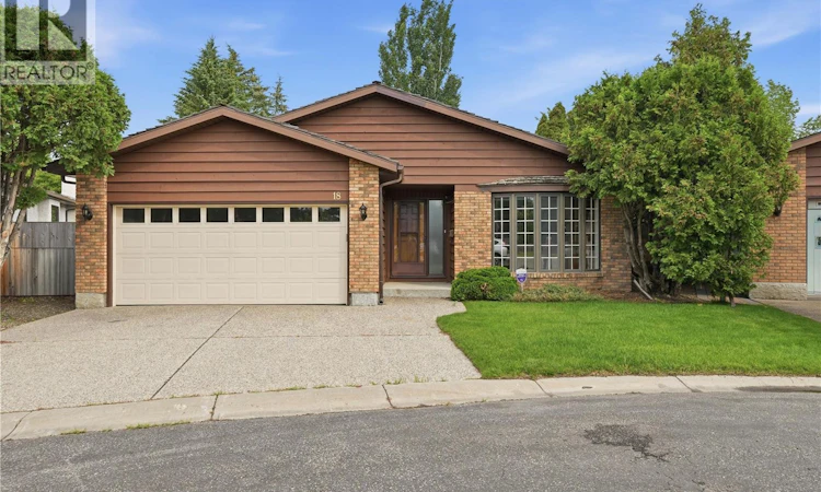 18 Lakeview Place