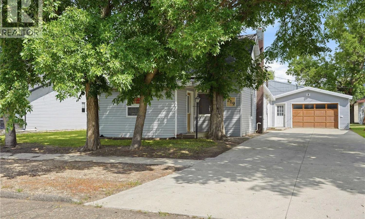 219 5th Avenue W