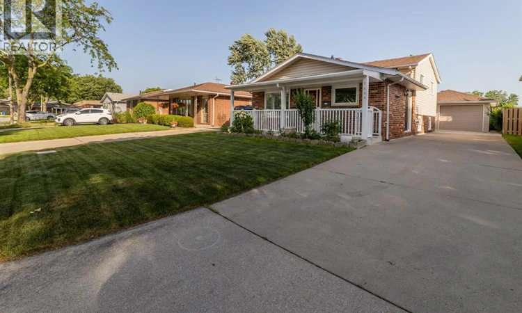 3444 Hemlock