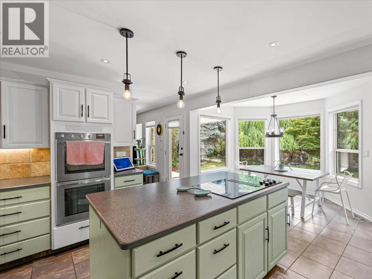 4619 Gordon Drive, Kelowna, BC, V1W 1T5 - 16