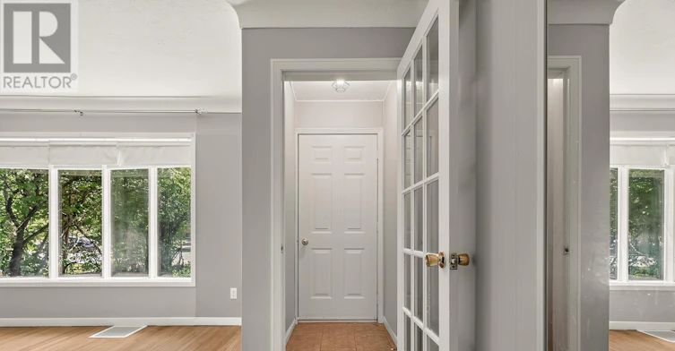 427 Pleasant Park Road, Ottawa, ON, K1H 5M9 - 5