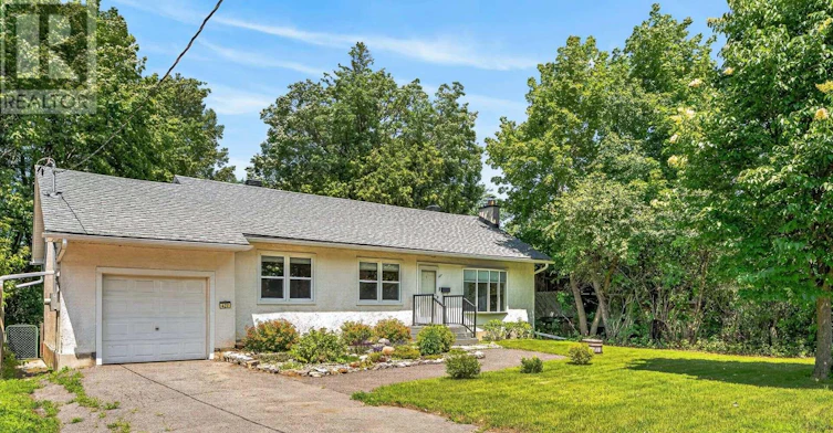 427 Pleasant Park Road, Ottawa, ON, K1H 5M9 - 2