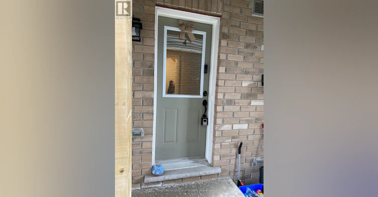 4-9 Hay Lane, Barrie, ON, L9J 0T5 - 2