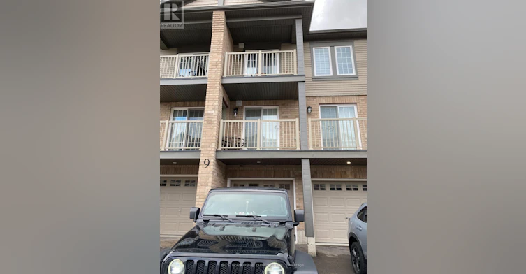 4-9 Hay Lane, Barrie, ON, L9J 0T5