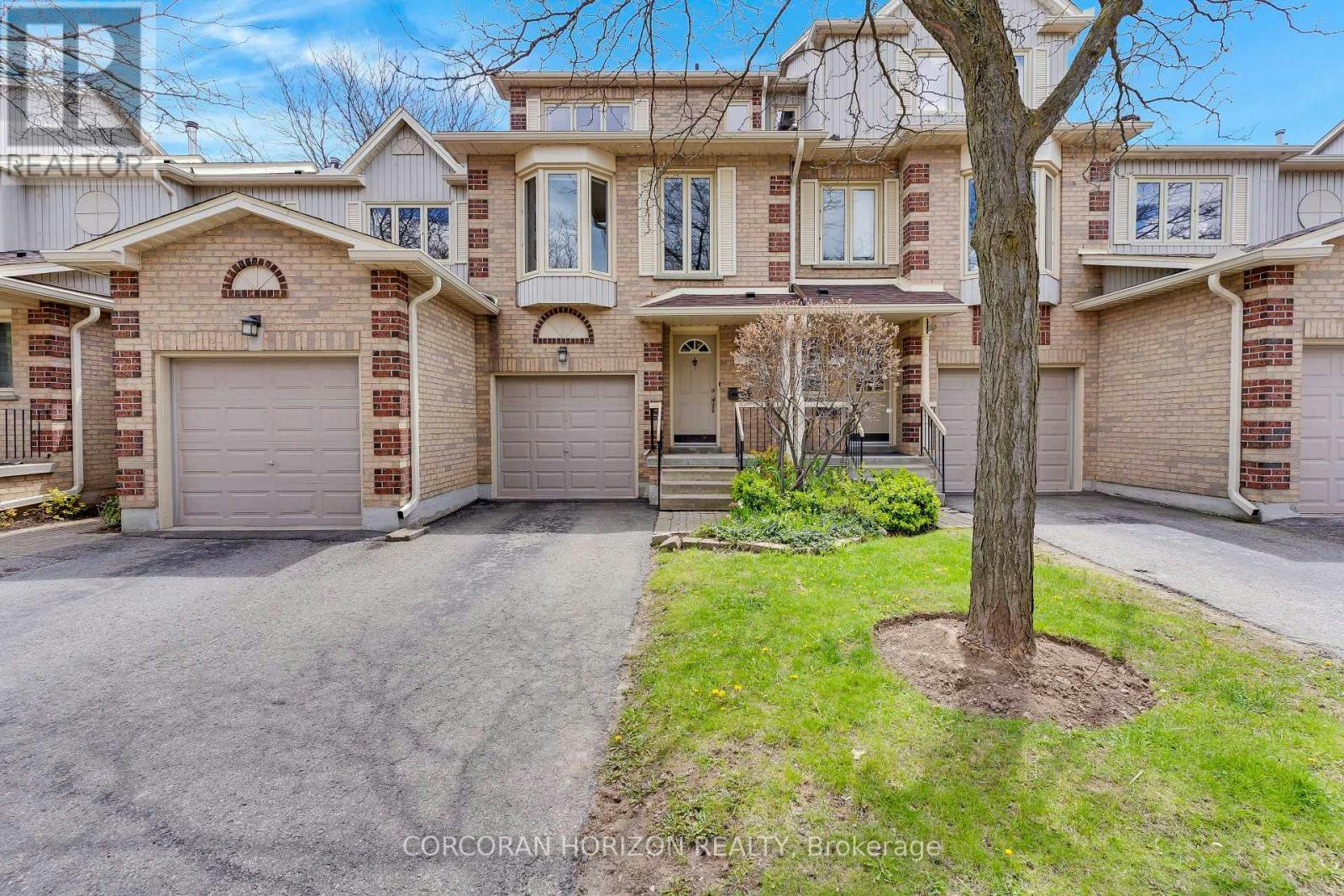 74-302 College Avenue W, Guelph, ON, N1G 4T6