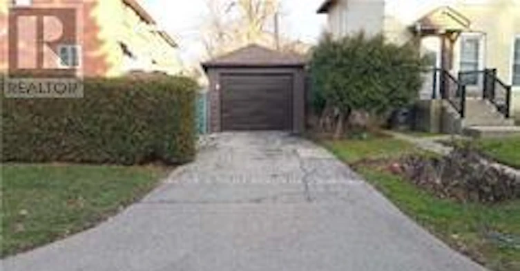 389 Lawrence Avenue W, Toronto, ON, M5M 1B9 - 9