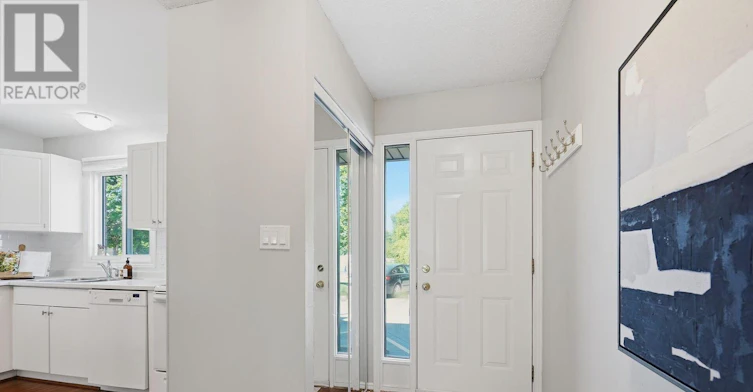10-215 Commissioners Road, London, ON, N6J 1X9 - 2