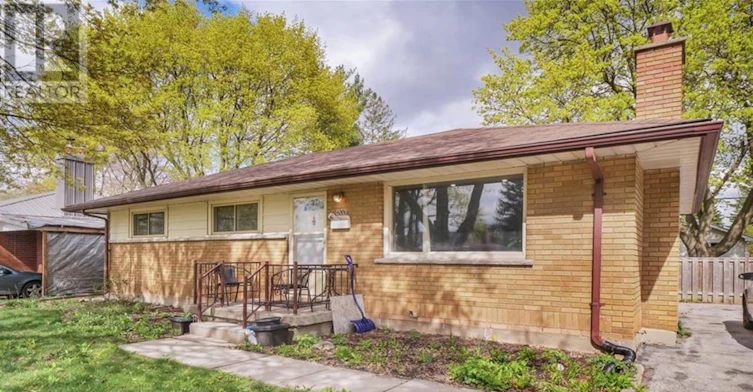 200 Renfro Crescent, London, ON, N5V 3B7 - 2