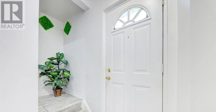50 Chestnut Crescent, Toronto, ON, M1L 1Y5 - 2