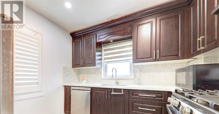 50 Chestnut Crescent, Toronto, ON, M1L 1Y5 - 9