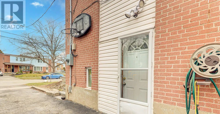 50 Chestnut Crescent, Toronto, ON, M1L 1Y5 - 23