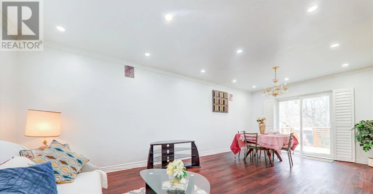 50 Chestnut Crescent, Toronto, ON, M1L 1Y5 - 3