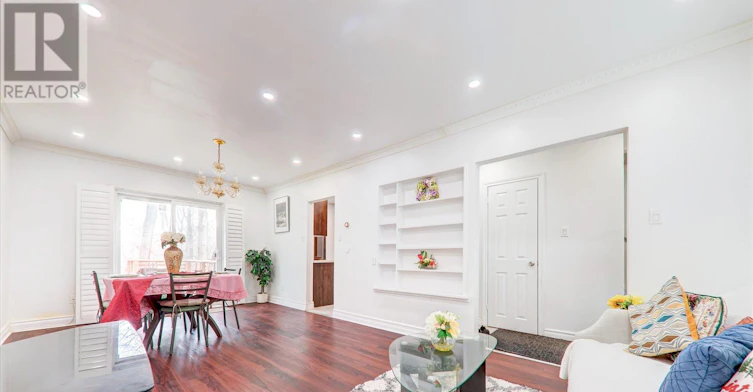 50 Chestnut Crescent, Toronto, ON, M1L 1Y5 - 4