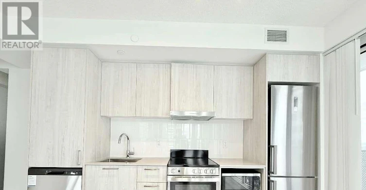 3915-195 Commerce Street, Vaughan, ON, L4K 0P9 - 2