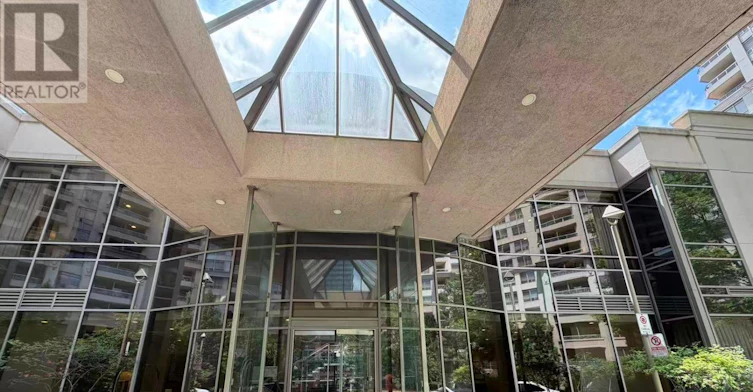 331-3888 Duke Of York Boulevard, Mississauga, ON, L5B 4P5 - 3