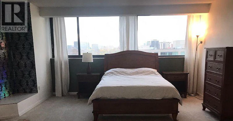 PRIMARY ROOM IN 1402-15 Mcmurrich Street, Toronto, ON, M5R 3M6
