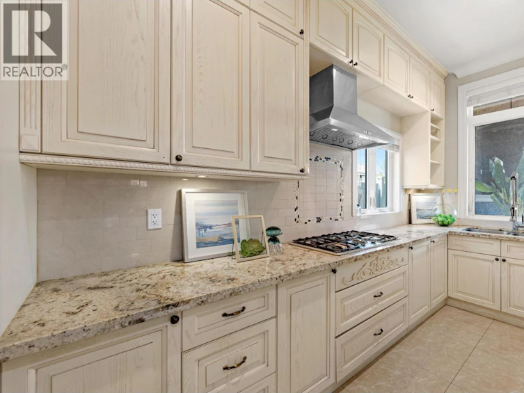 8651 Williams Road, Richmond, BC, V7A 1G7 - 9