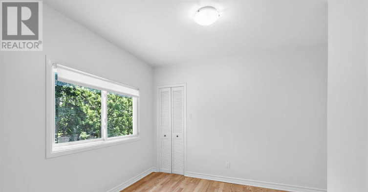 25 Kenworthy Avenue, Toronto, ON, M1L 3B1 - 13