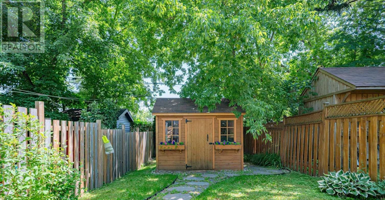 25 Kenworthy Avenue, Toronto, ON, M1L 3B1 - 23