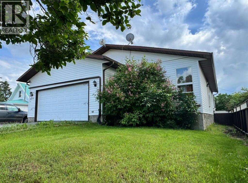 1009 Third Avenue, Beaverlodge, AB, T0H 0J0