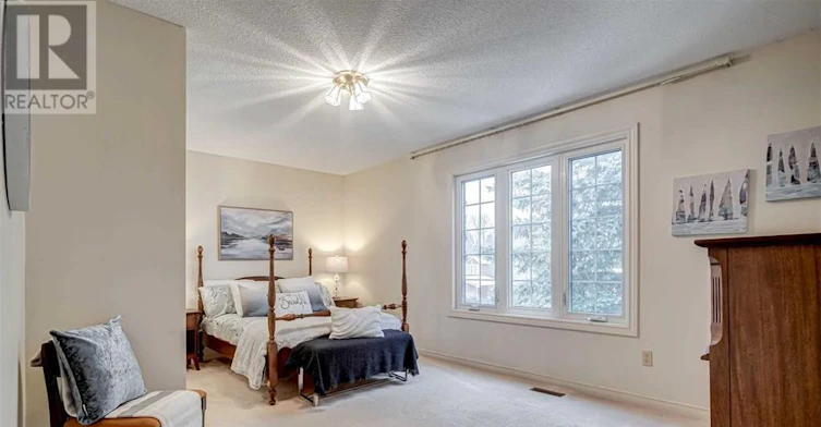 MAIN-128 Adam Place, Newmarket, ON, L3Y 8C4 - 9