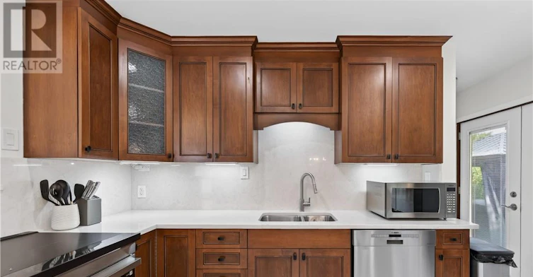 3906 Edward Drive, Greater Sudbury, ON, P3G 1K4 - 6