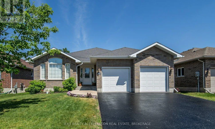 92 Hartwood Crescent