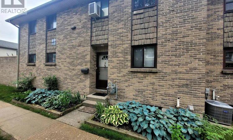 33-474 Southdale Road E