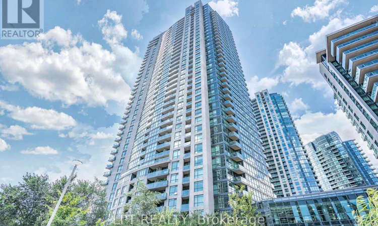 217-215 Fort York Boulevard