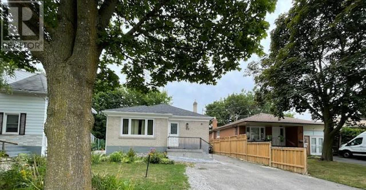 MAIN F-69 Madawaska Avenue, Toronto, ON, M2M 2R2
