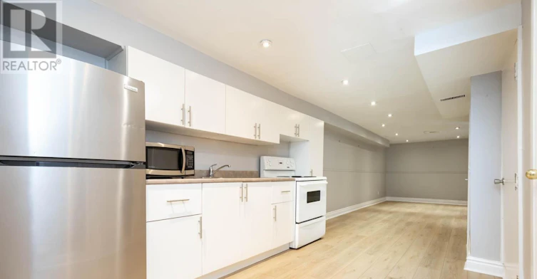 BSMT-1316 Queen Street E, Toronto, ON, M4L 1C5 - 5