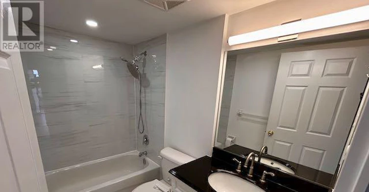 1207-7300 Yonge Street, Markham, ON, L4J 7Y5 - 10