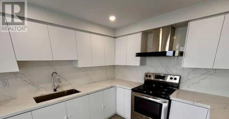 1207-7300 Yonge Street, Markham, ON, L4J 7Y5 - 5
