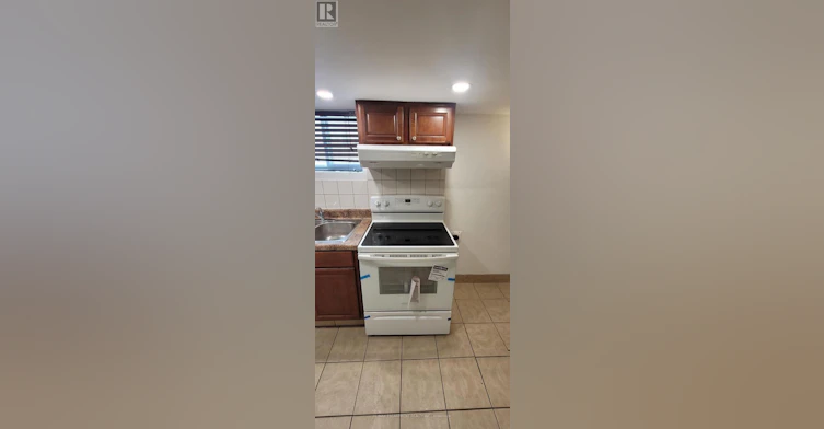 LOWER LEVEL-98 Limeridge Road E, Hamilton, ON, L9A 2S3 - 11