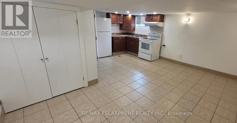 LOWER LEVEL-98 Limeridge Road E, Hamilton, ON, L9A 2S3 - 4