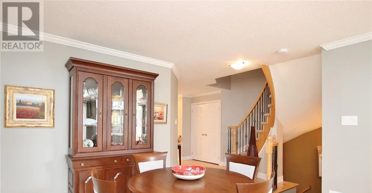 61 Scampton Drive, Ottawa, ON, K2W 1E7 - 6