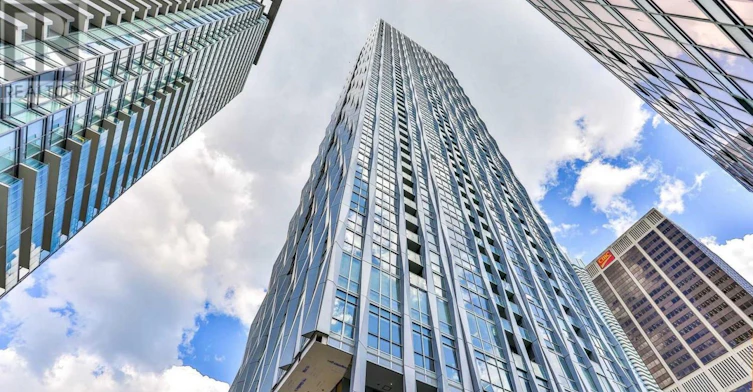711-1 Yorkville Avenue, Toronto, ON, M4W 1L1