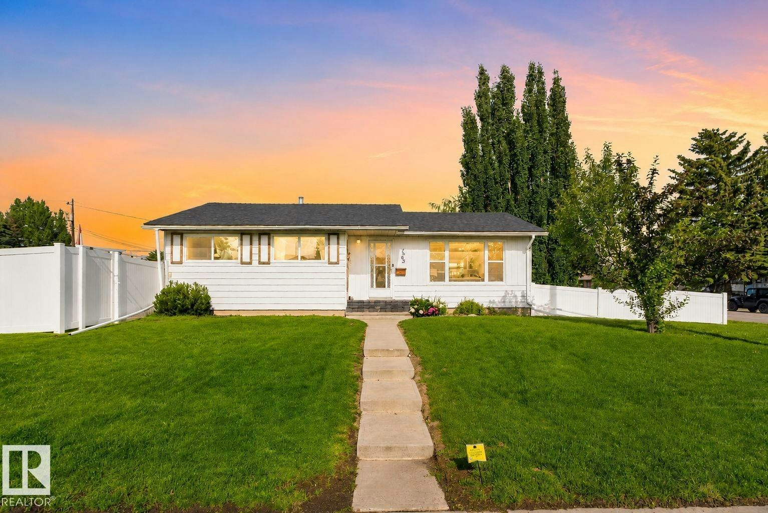 7803 73 Street NW, Edmonton, AB, T6B 1Z5