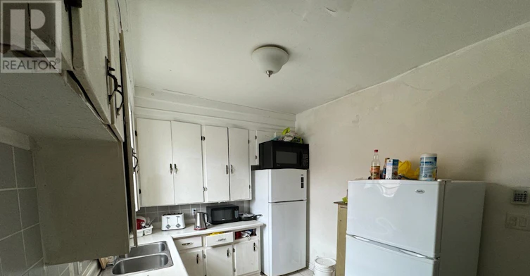 ROOM-2 Second Floor 745 Barton Street E, Hamilton, ON, L8L 3A9