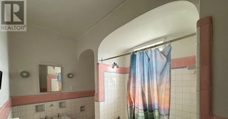 ROOM-2 Second Floor 745 Barton Street E, Hamilton, ON, L8L 3A9 - 3
