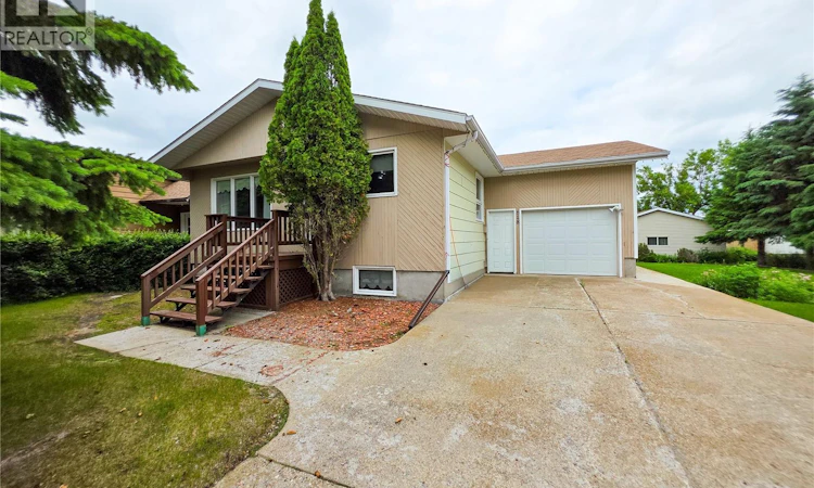 618 4th Avenue W